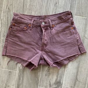 Levi’s midrise jean short W26